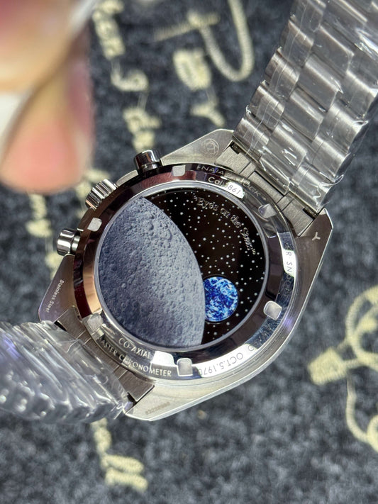 Omega Speedmaster Snoopy- Top