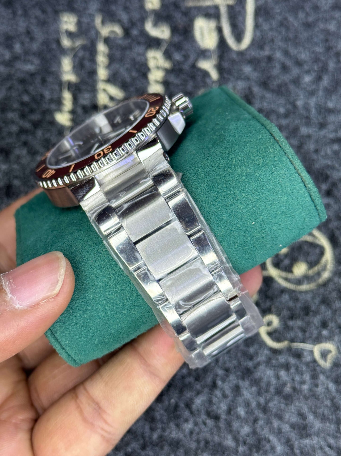 Oris Aquis Brown Dial - Top