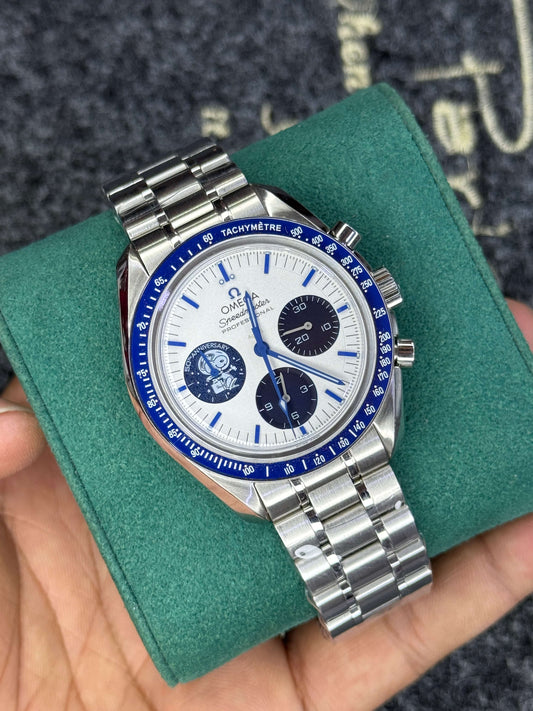 Omega Speedmaster Snoopy- Top