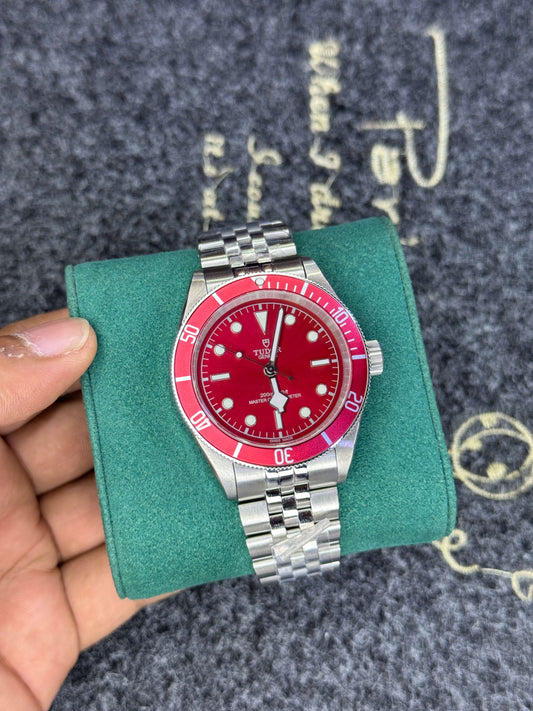 Tudor Black Bay  Burgundy *Top*