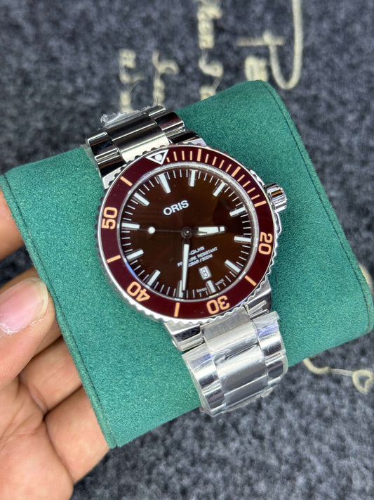 Oris Aquis Brown Dial - Top